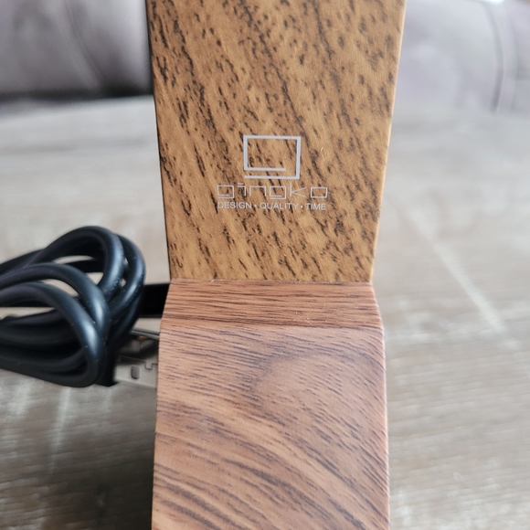 GINGKO Rechargeable Octagon LED Touch Sensitive Desk Lamp - Picture 4 of 11